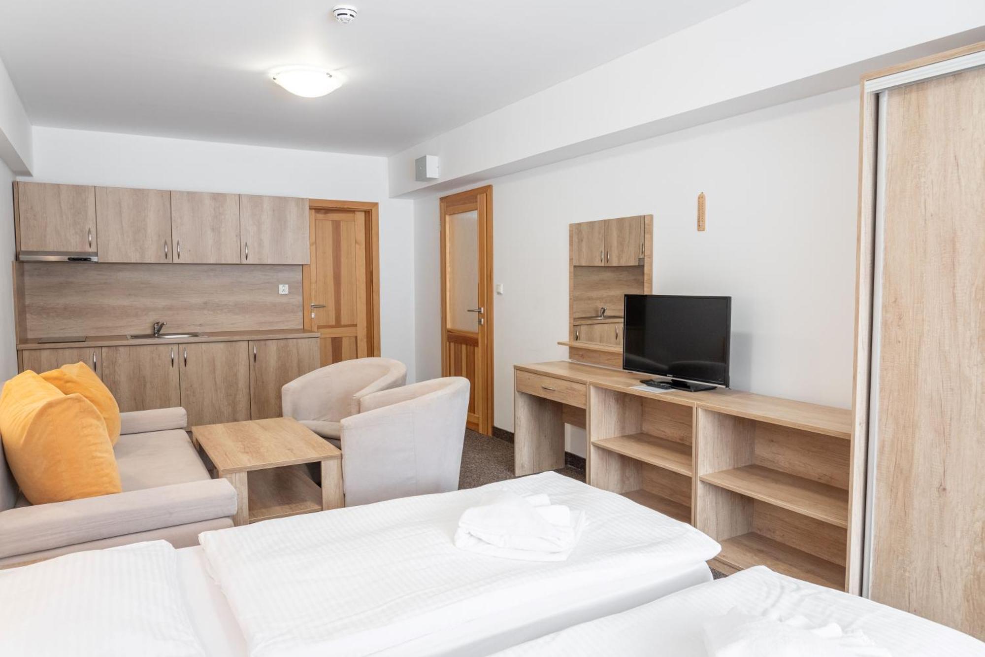 Toliar Hotel